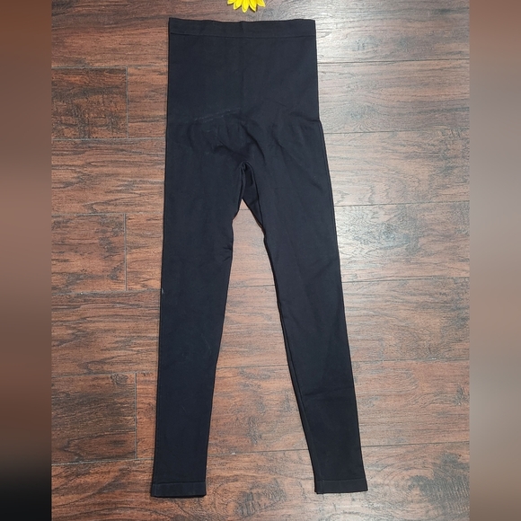 Empetua (M) Black High Waisted Shaping Leggings 🖤🖤 - Picture 3 of 5